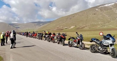 Gruppo motociclisti