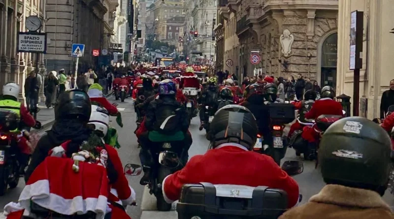 Babbi Natale in moto a Roma 2025