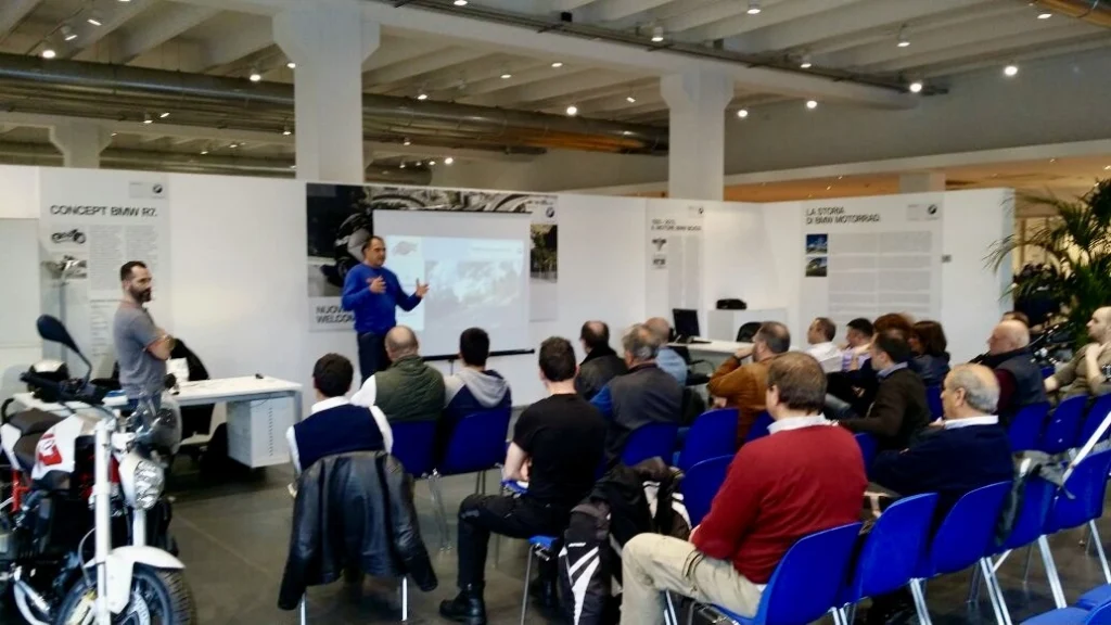 Lezione teorica presso BMW Motorrad Roma Motoskills