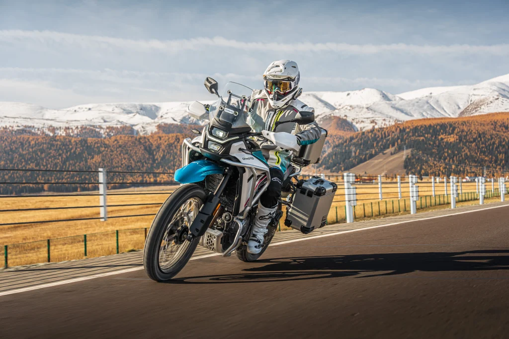 CFMoto 450MT